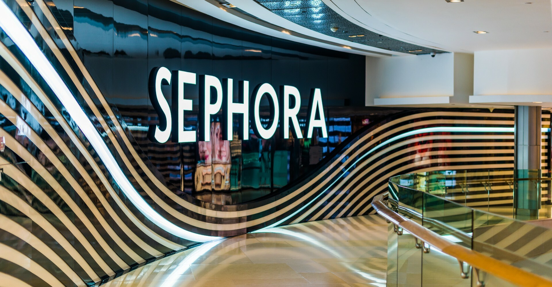 beauty-giant-sephora-is-finally-returning-to-london