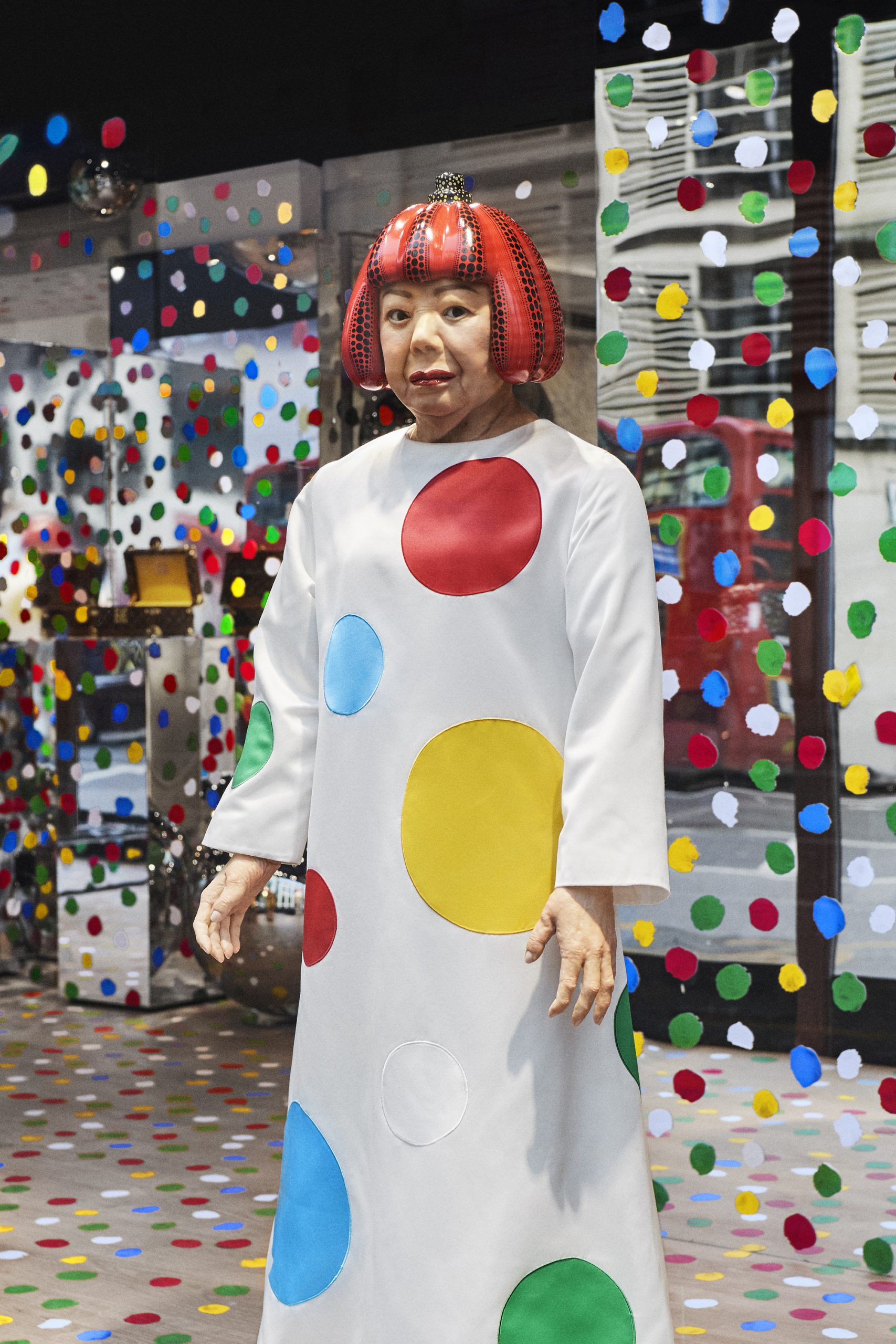 we-saw-the-yayoi-kusama-robot-at-louis-vuitton-and-it’s-terrifying