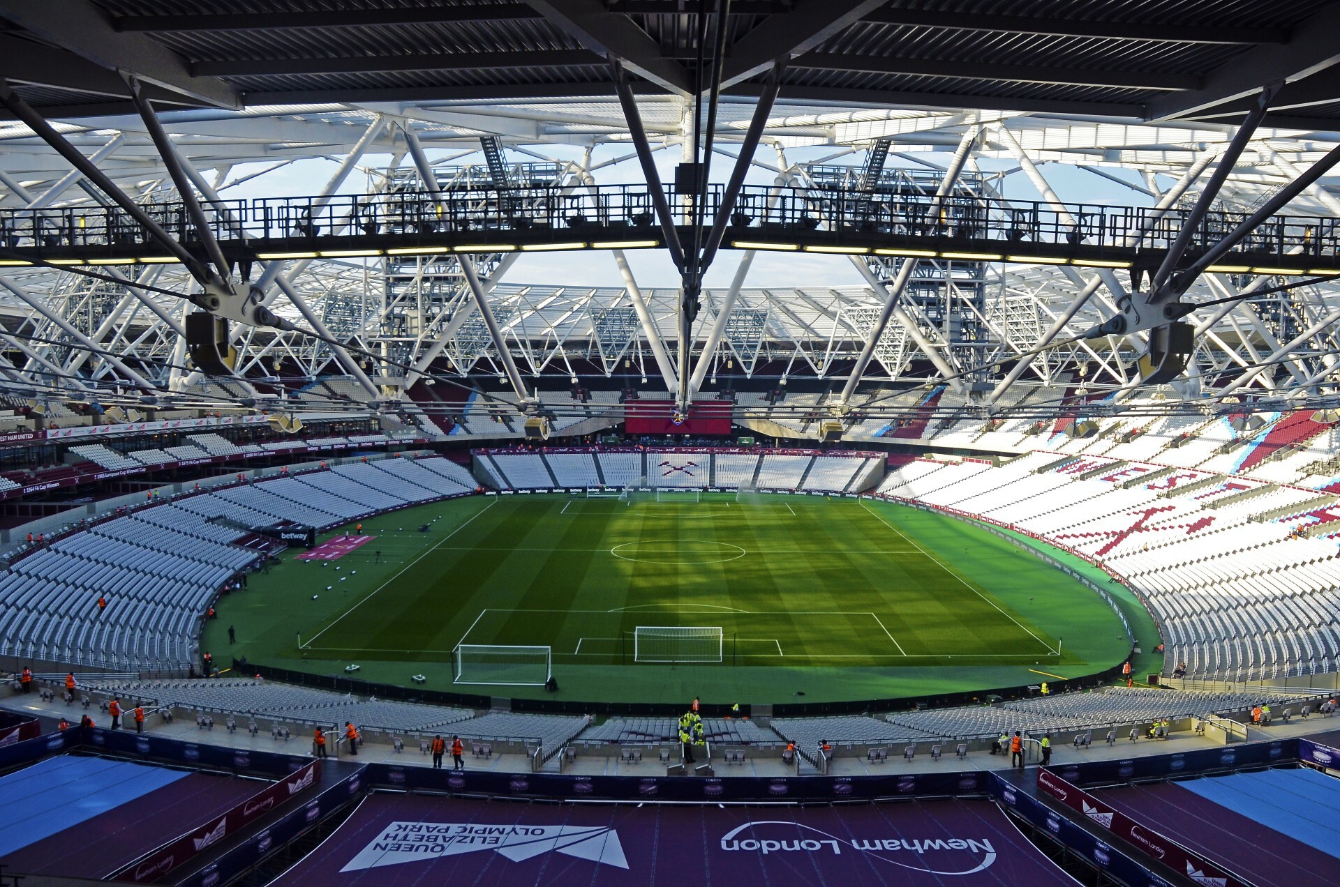 west-ham’s-stadium-is-being-covered-with-a-‘solar-membrane’