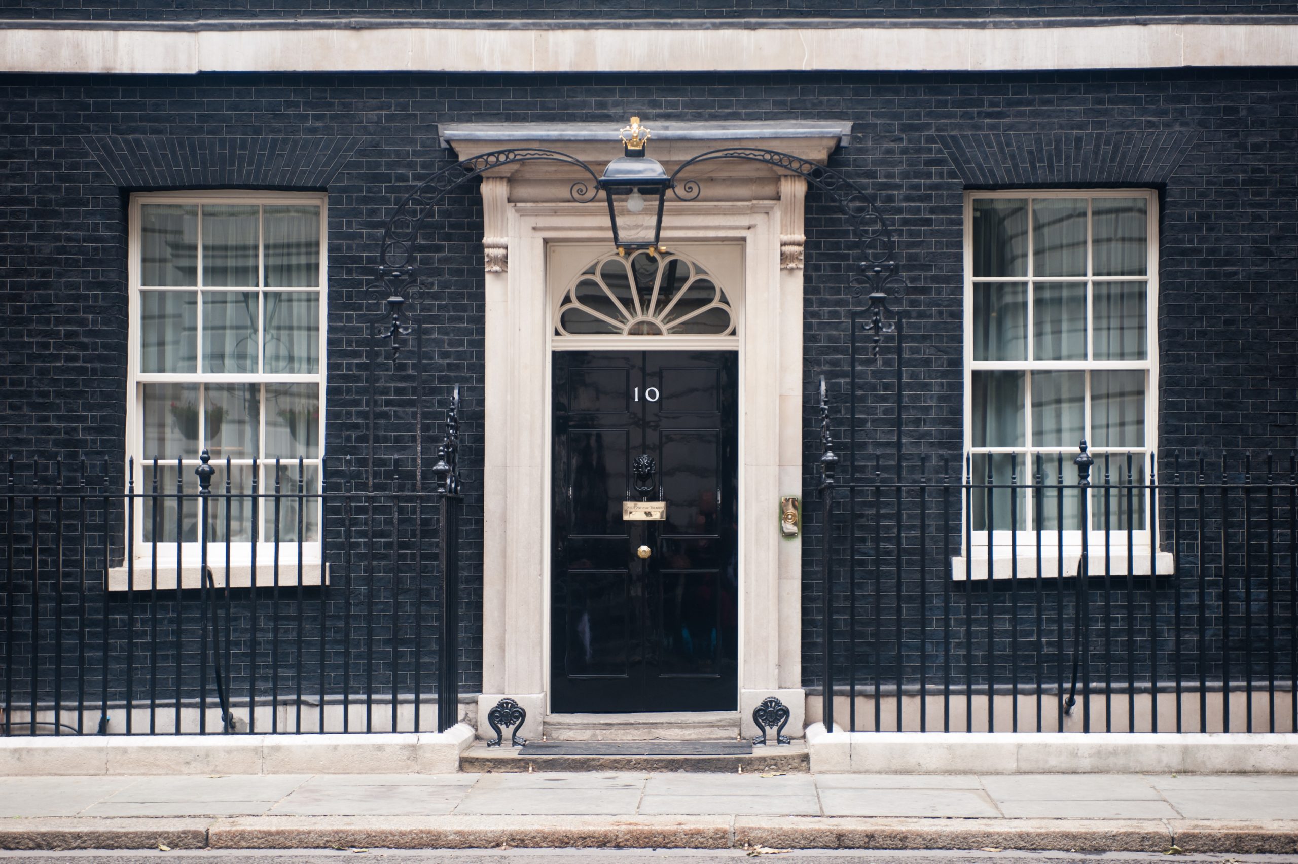 you-can-take-a-tour-of-the-gardens-of-number-10-downing-street