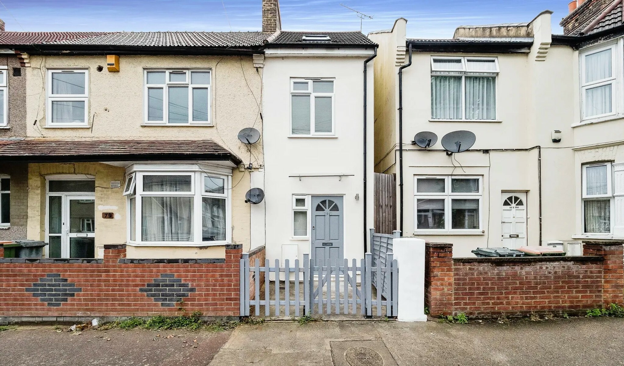 in-pictures:-a-super-skinny-house-is-up-for-sale-in-east-london