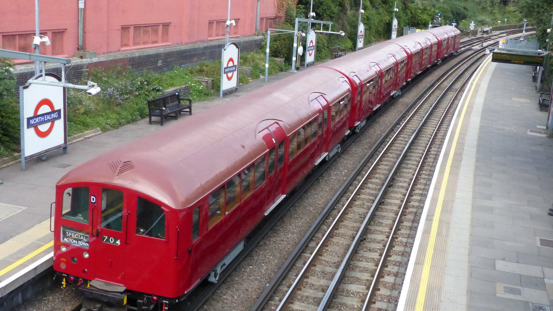 you’ll-be-able-to-ride-a-dazzling-vintage-tube-train-in-london-this-september