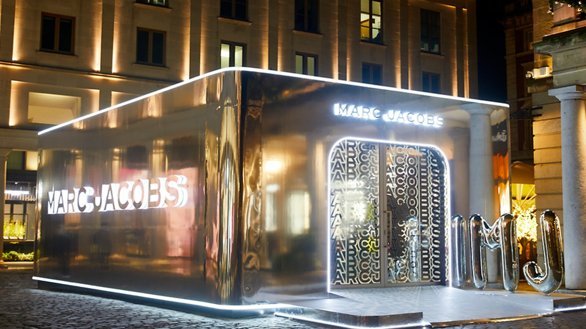 marc-jacobs’-first-ever-uk-pop-up-has-landed-in-covent-garden