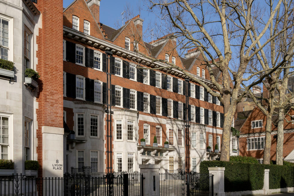 a-mansion-which-used-to-be-london’s-italian-embassy-is-for-sale-for-21.5-million