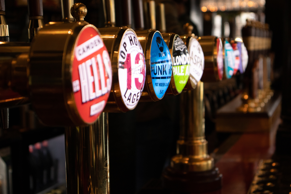 the-controversial-london-pub-that-has-introduced-a-service-charge-for-ordering-at-the-bar