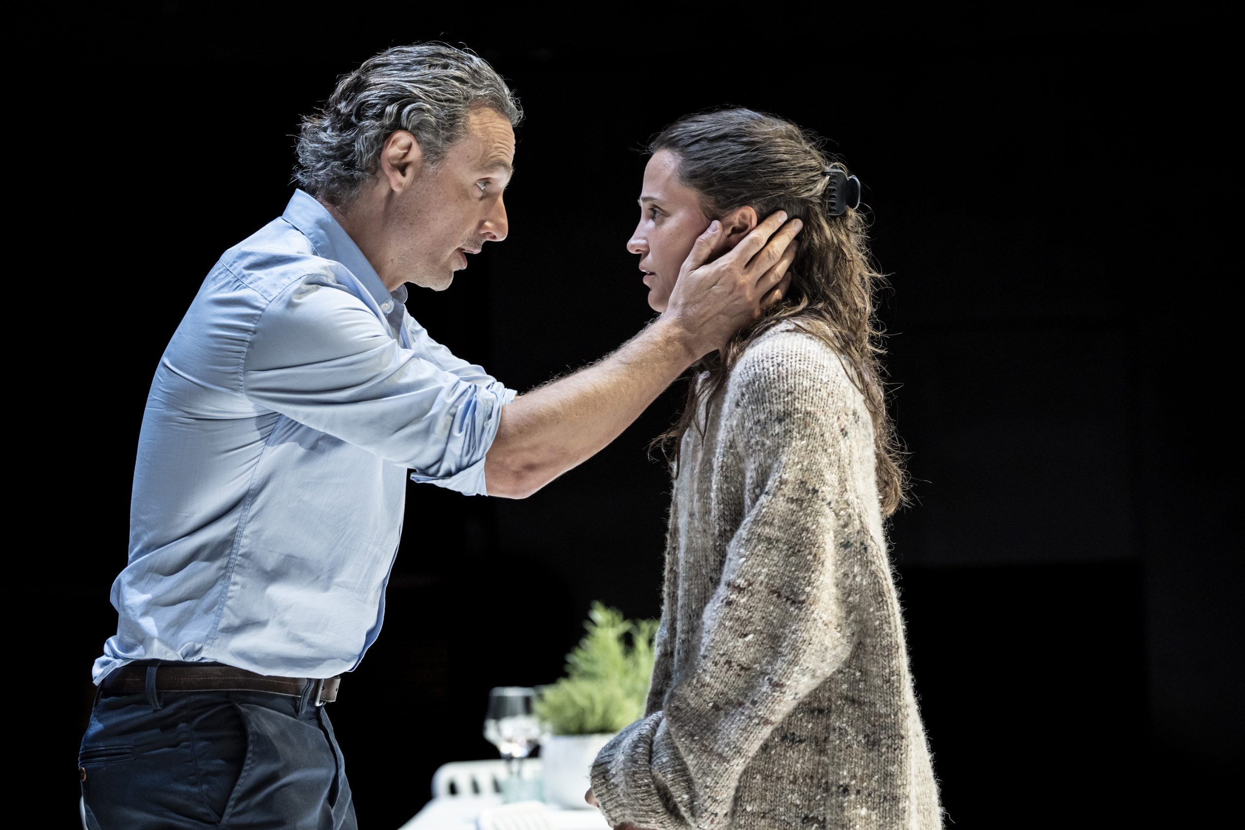 review:-‘the-lady-from-the-sea’-starring-alicia-vikander-and-andrew-lincoln-at-the-bridge-theatre