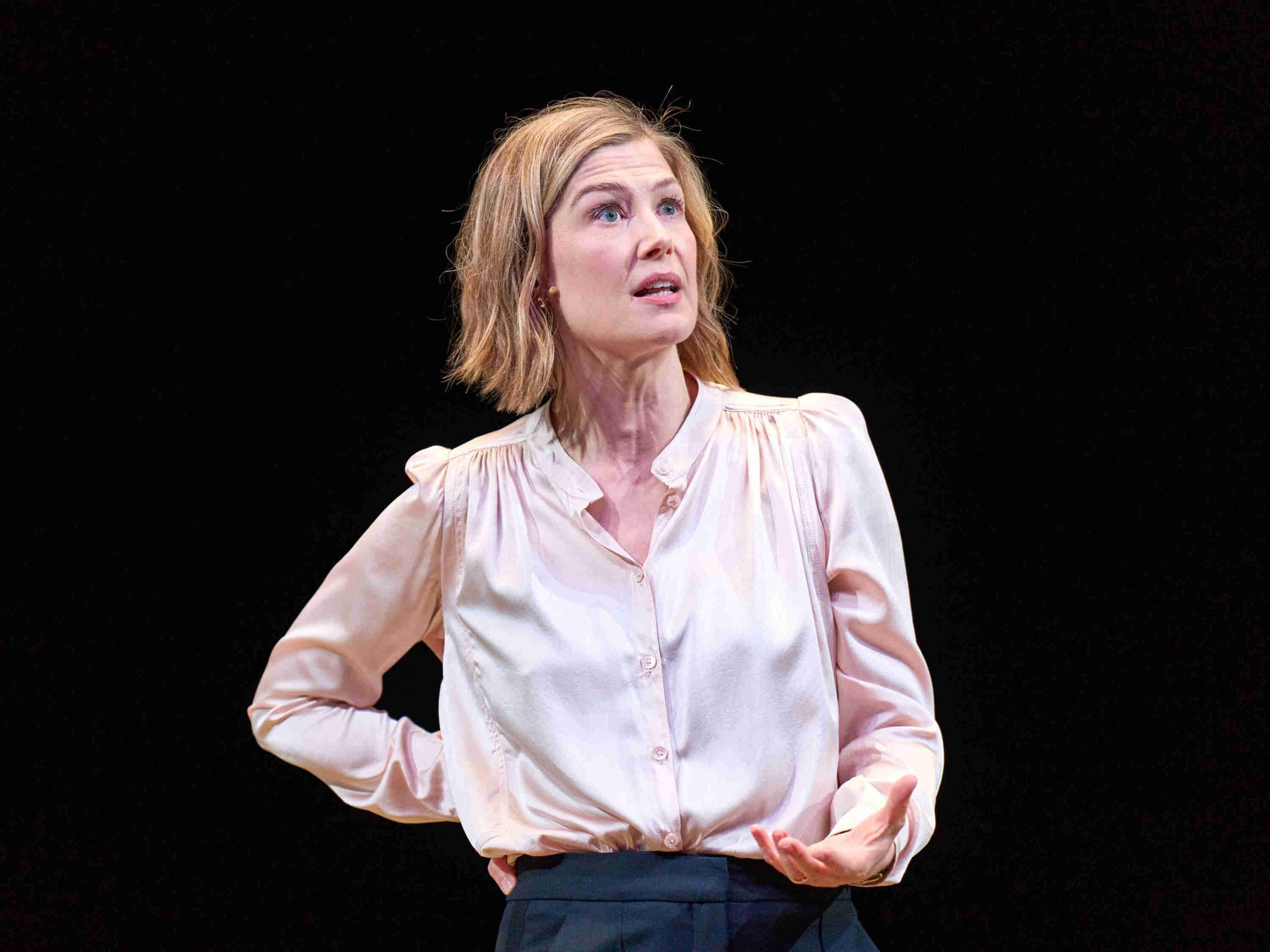 rosamund-pike-starring-stage-smash-‘inter-alia’-is-heading-to-london’s-west-end