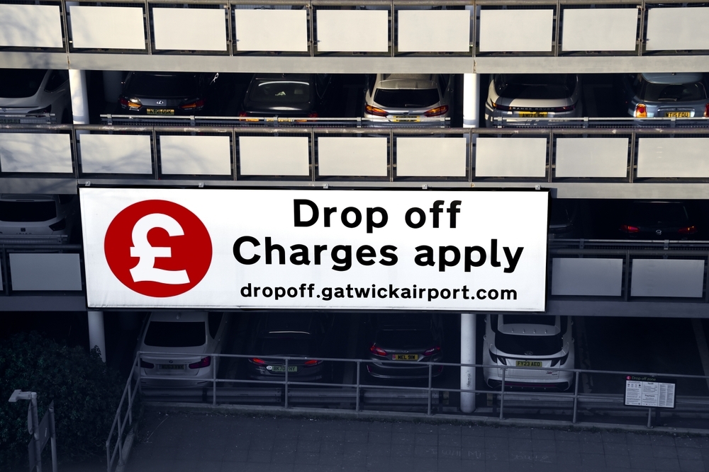 gatwick:-major-london-airport-is-massively-increasing-passenger-drop-off-charges-in-2026