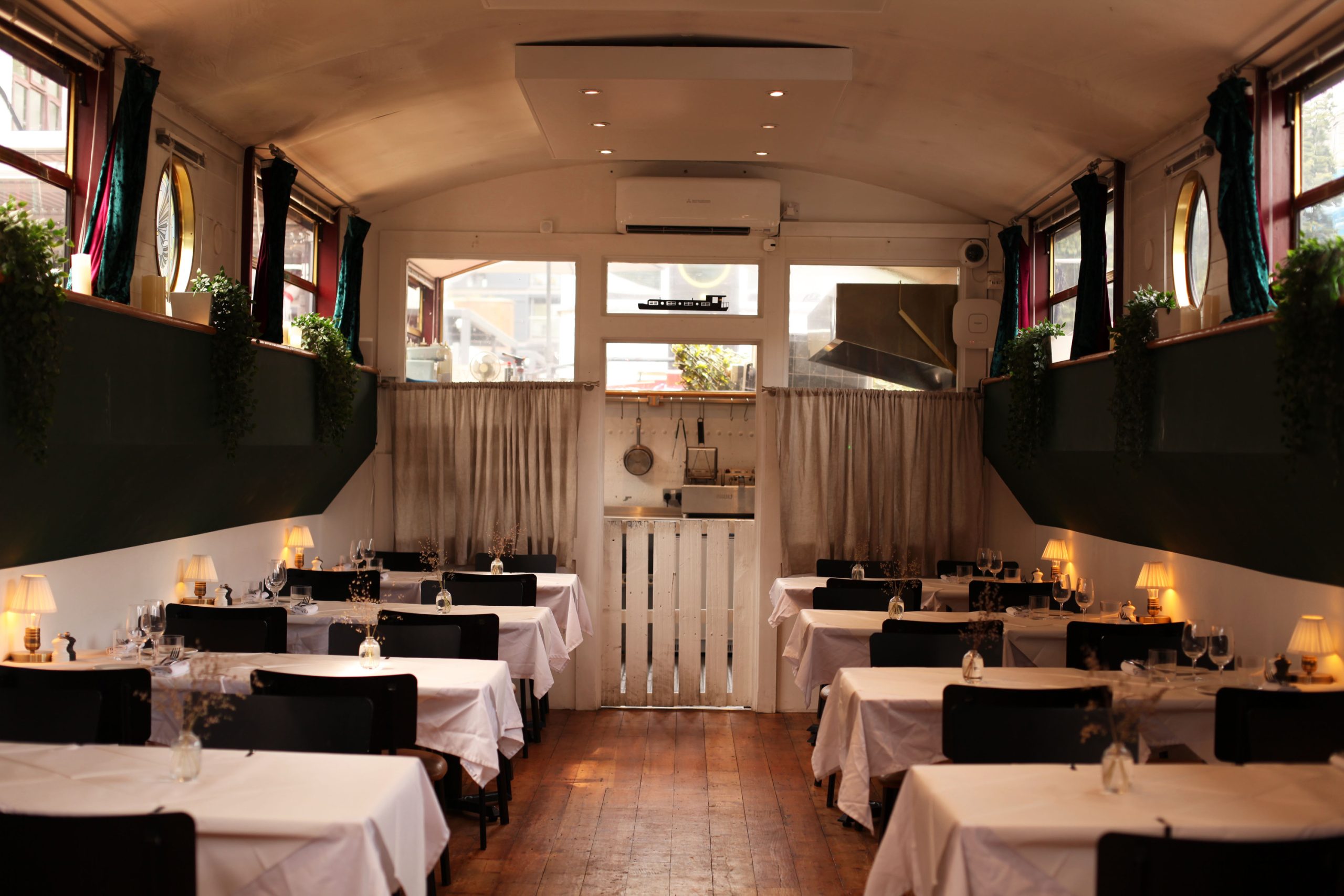 beloved-london-boat-restaurant-caravel-has-been-forced-to-shut