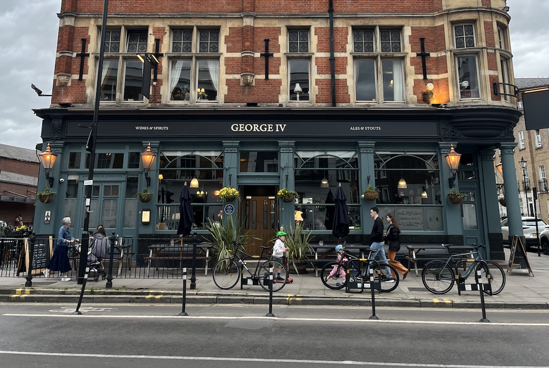 this-landmark-north-london-pub-has-had-a-glorious-makeover