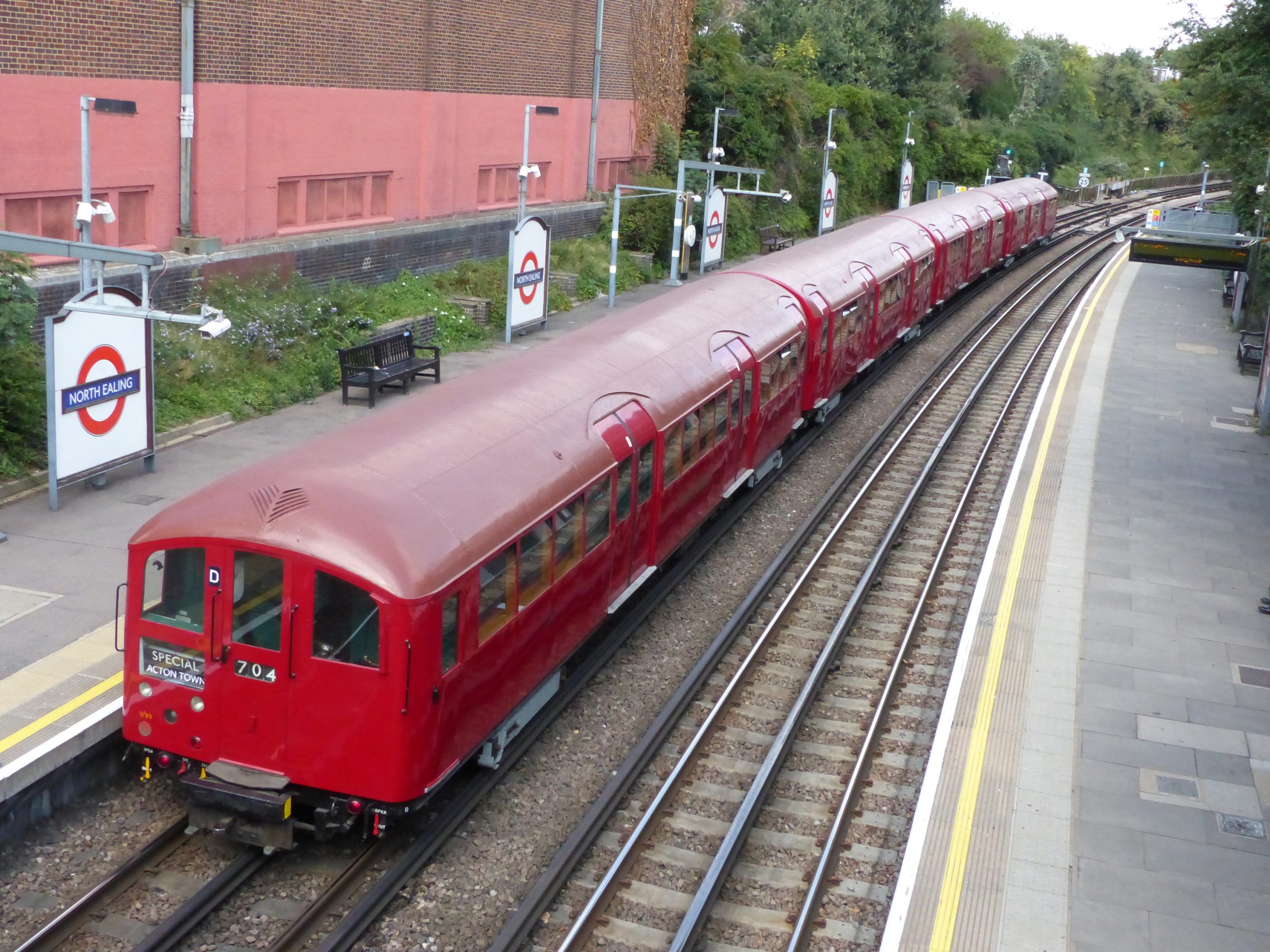 you-can-ride-a-vintage-1930s-tube-train-in-london-next-month