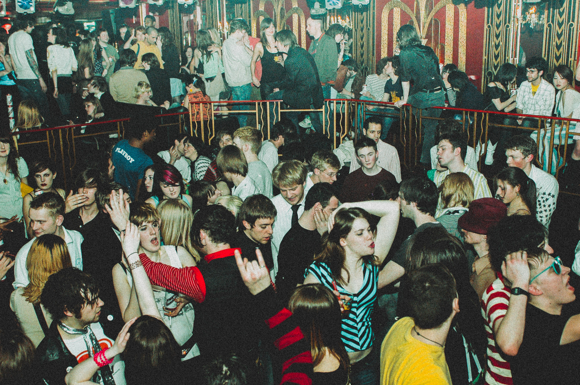 these-hedonistic-photos-show-a-lost-world-of-london-nightlife