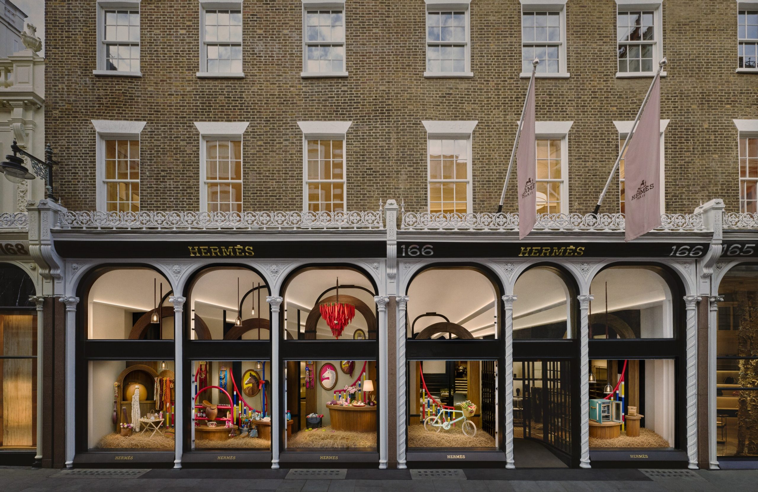 hermes-has-opened-a-grand-‘mega-boutique’-store-in-central-london
