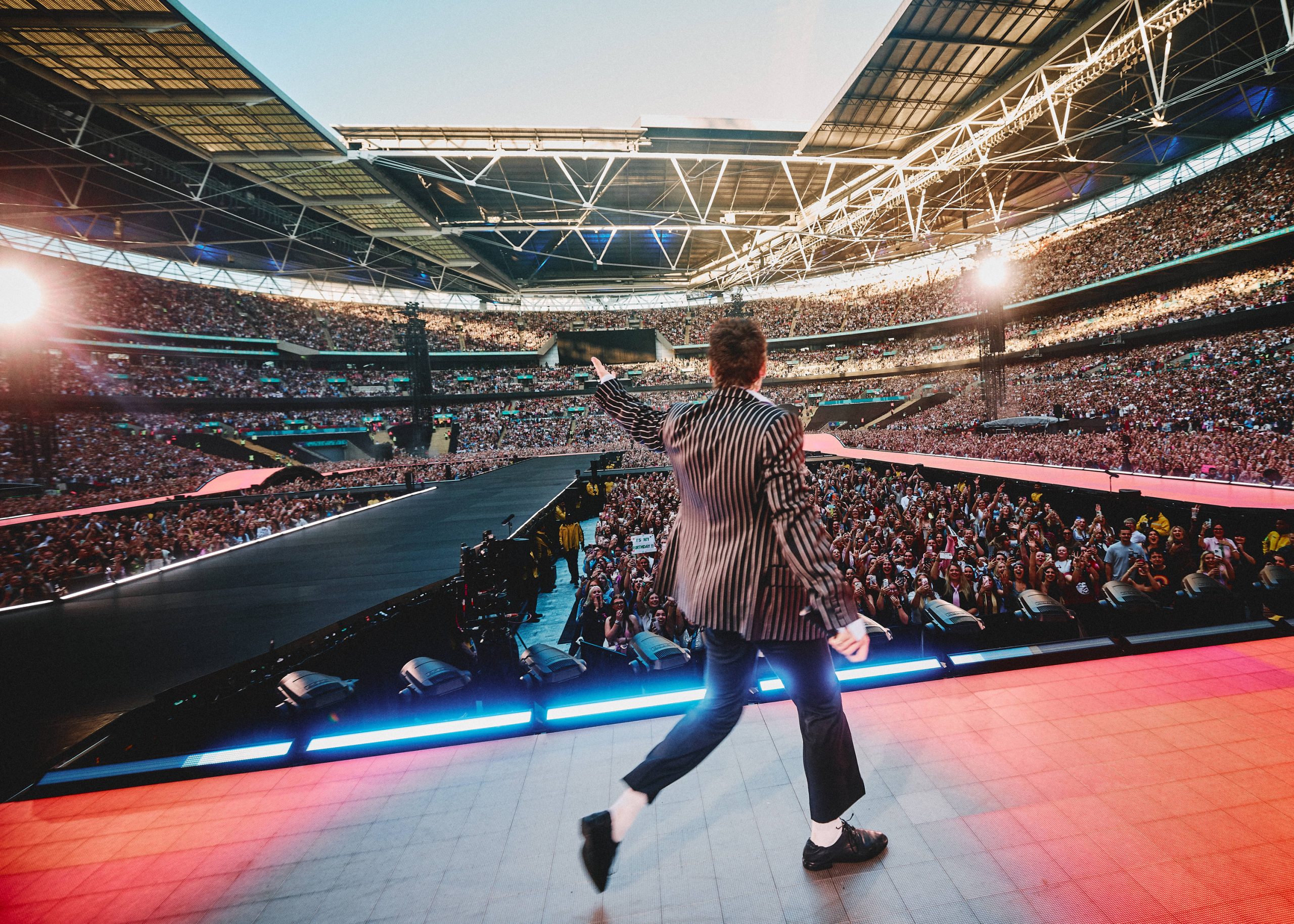 harry-styles-wembley-stadium-2026:-where-to-buy-last-minute-tickets-for-the-final-shows