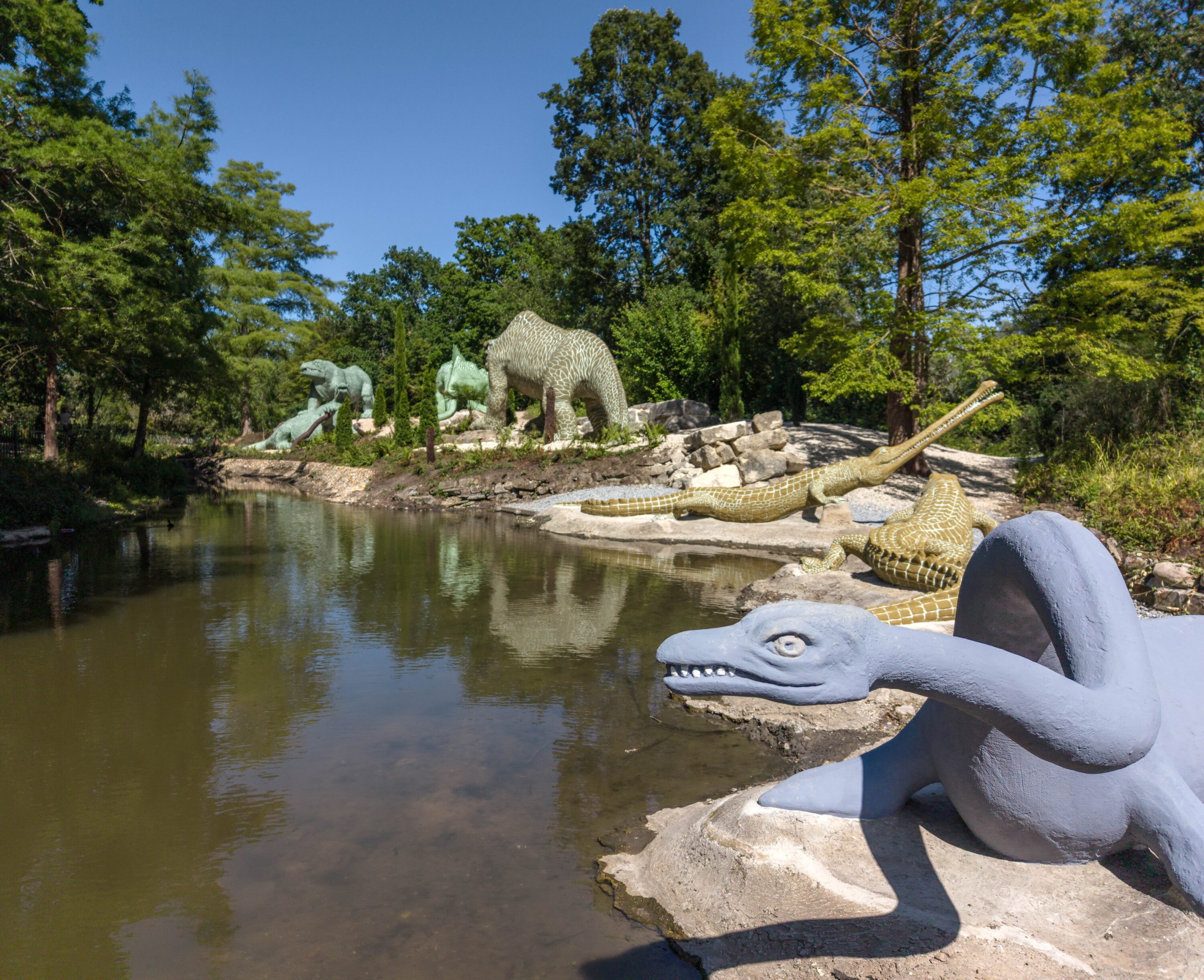 the-crystal-palace-park-dinosaurs-have-been-restored-to-their-full-victorian-glory