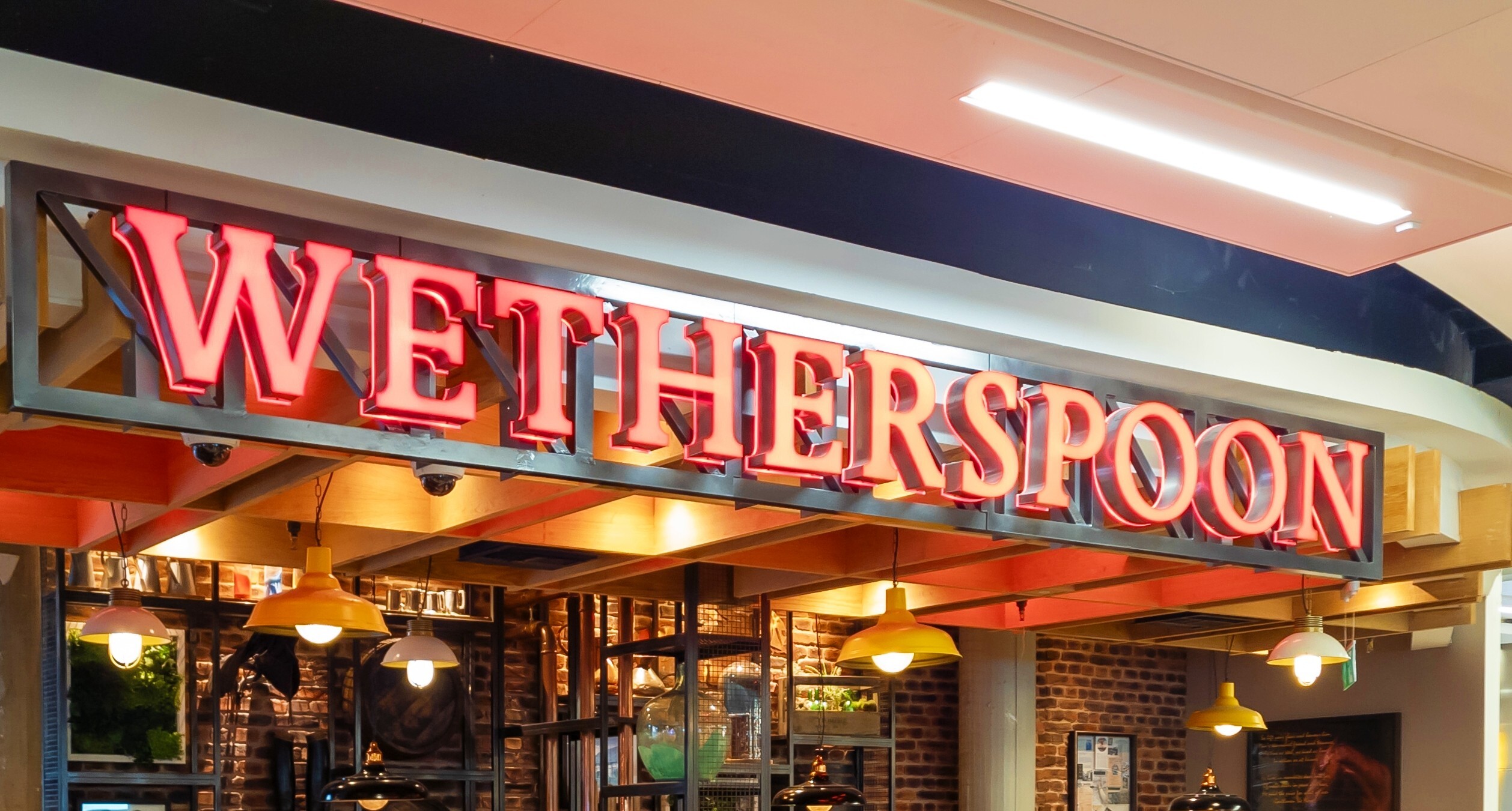one-of-london’s-major-airports-is-getting-a-new-wetherspoons-pub-this-summer