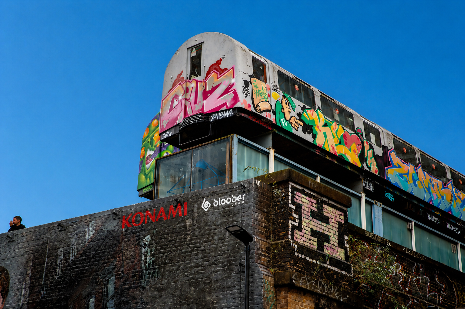 one-of-london’s-best-pizzas-is-being-served-in-a-rooftop-tube-carriage-this-summer