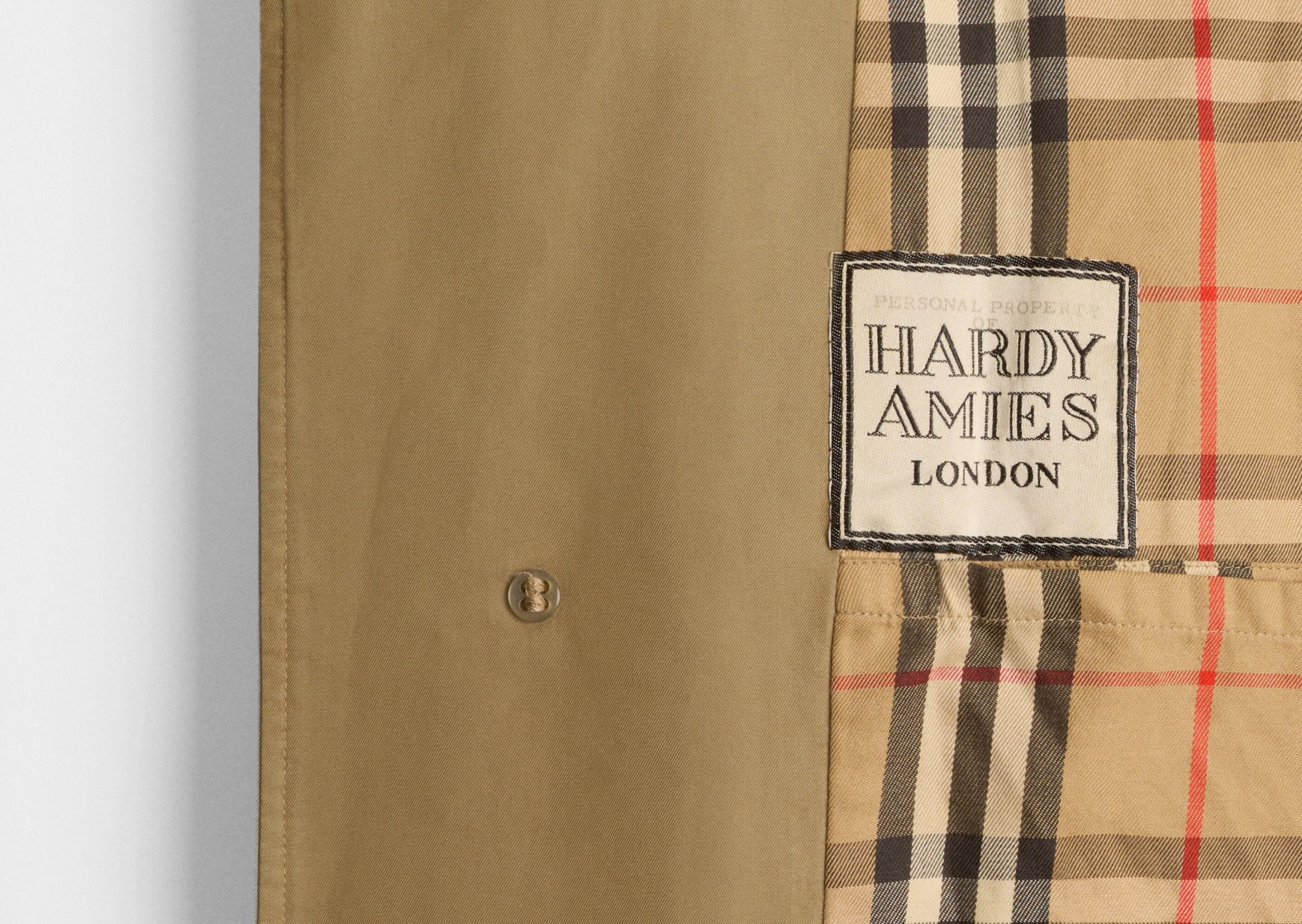 the-v&a-has-announced-an-exhibition-all-about-burberry’s-legendary-trench-coat